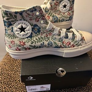Converse Women’s Tapestry Floral Hi Top size 10.5